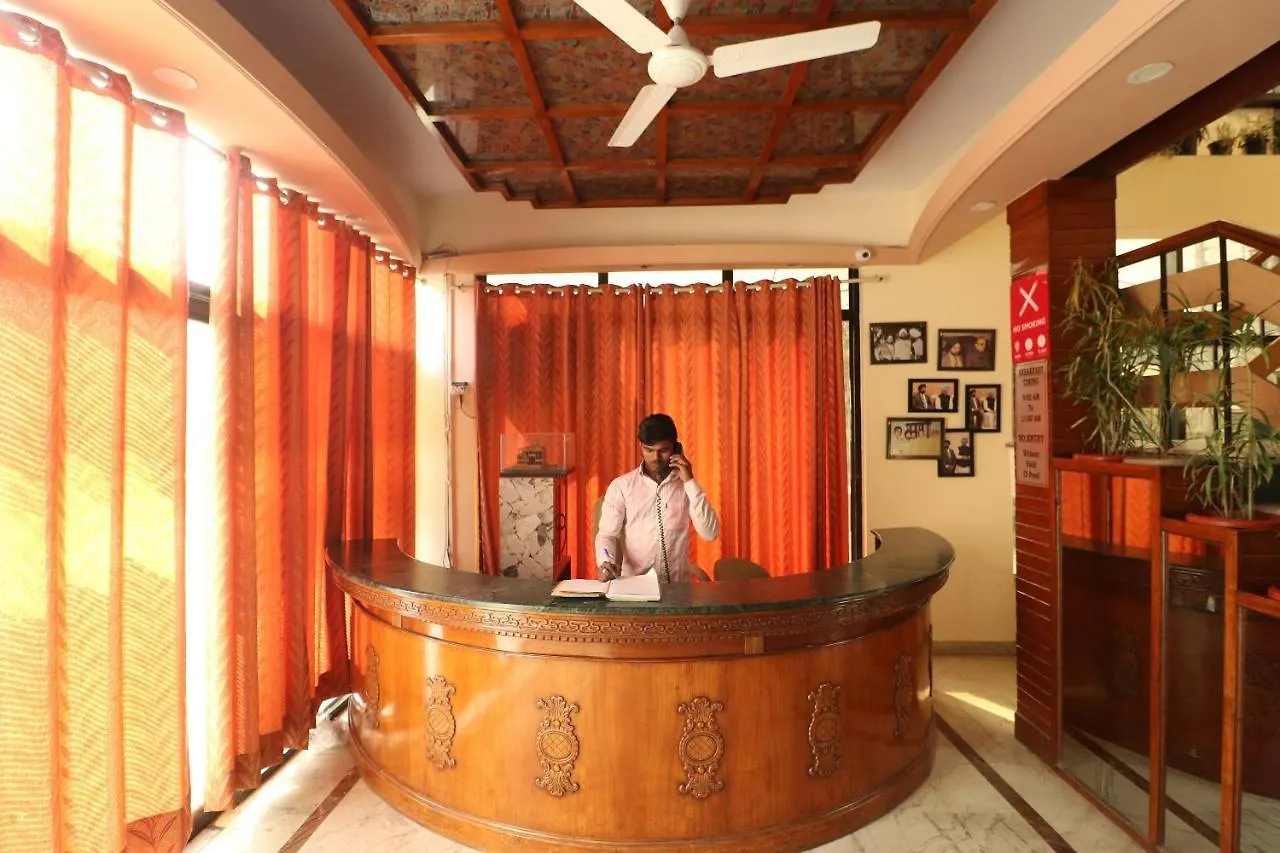 Oyo 26811 Moonlight Residency Gurgaon