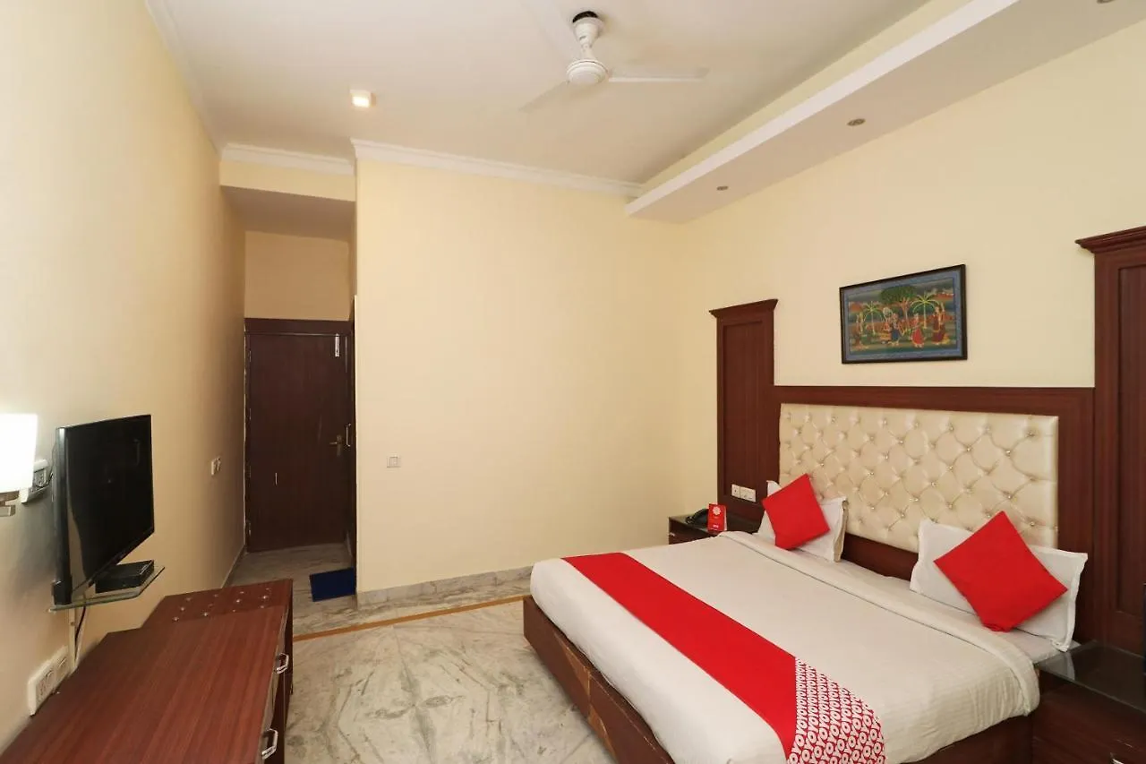 Oyo 26811 Moonlight Residency Hotel Gurgaon