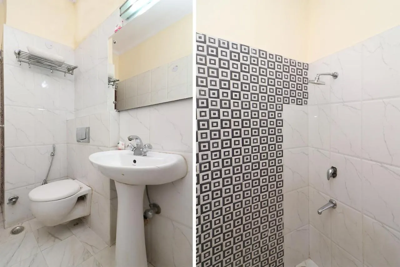 Hotel Oyo 26811 Moonlight Residency