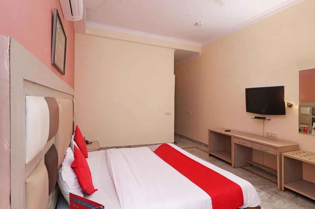 Oyo 26811 Moonlight Residency Gurgaon