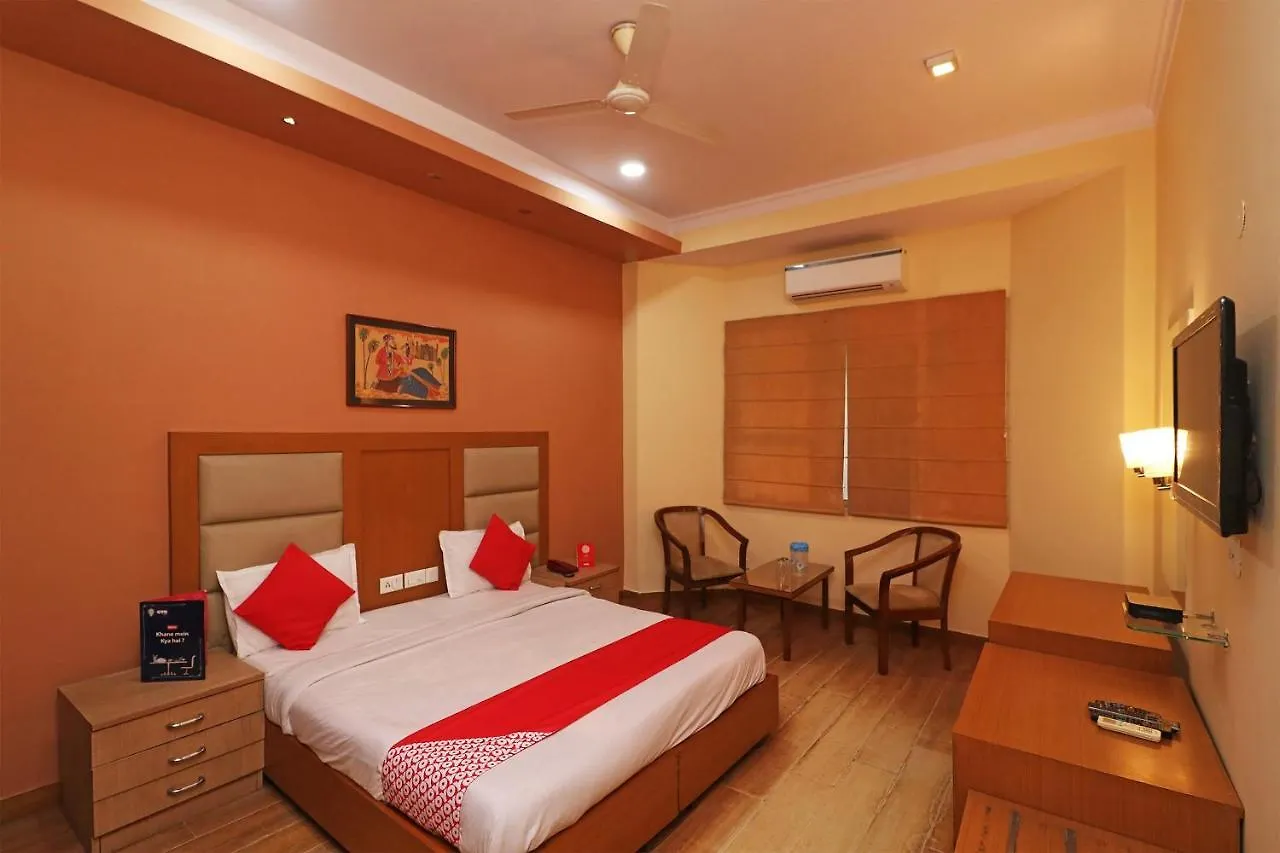 Hotel Oyo 26811 Moonlight Residency