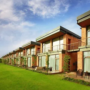 Taj Damdama & Spa, Gurugram ***** Гургаон